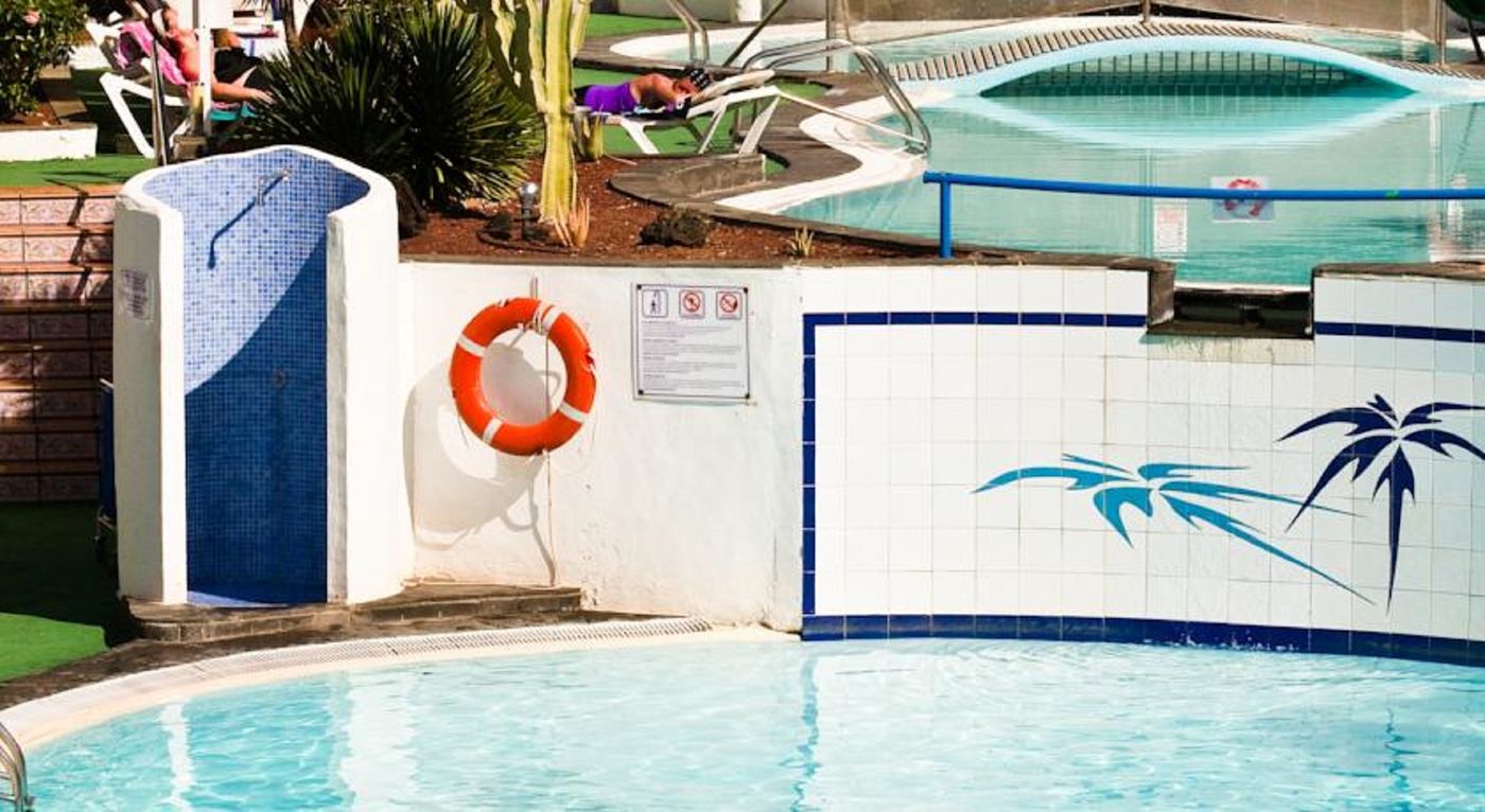 Parque-Tropical-Apartments-Pool-10