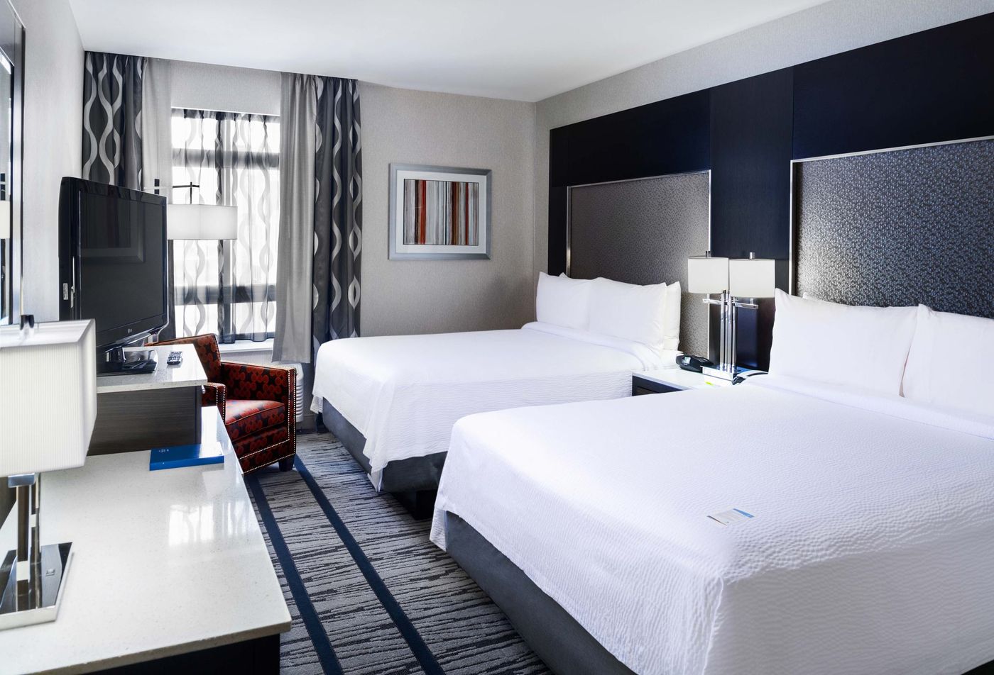 Fairfield-Inn---Suites-Boston-Cambridge-Room-9