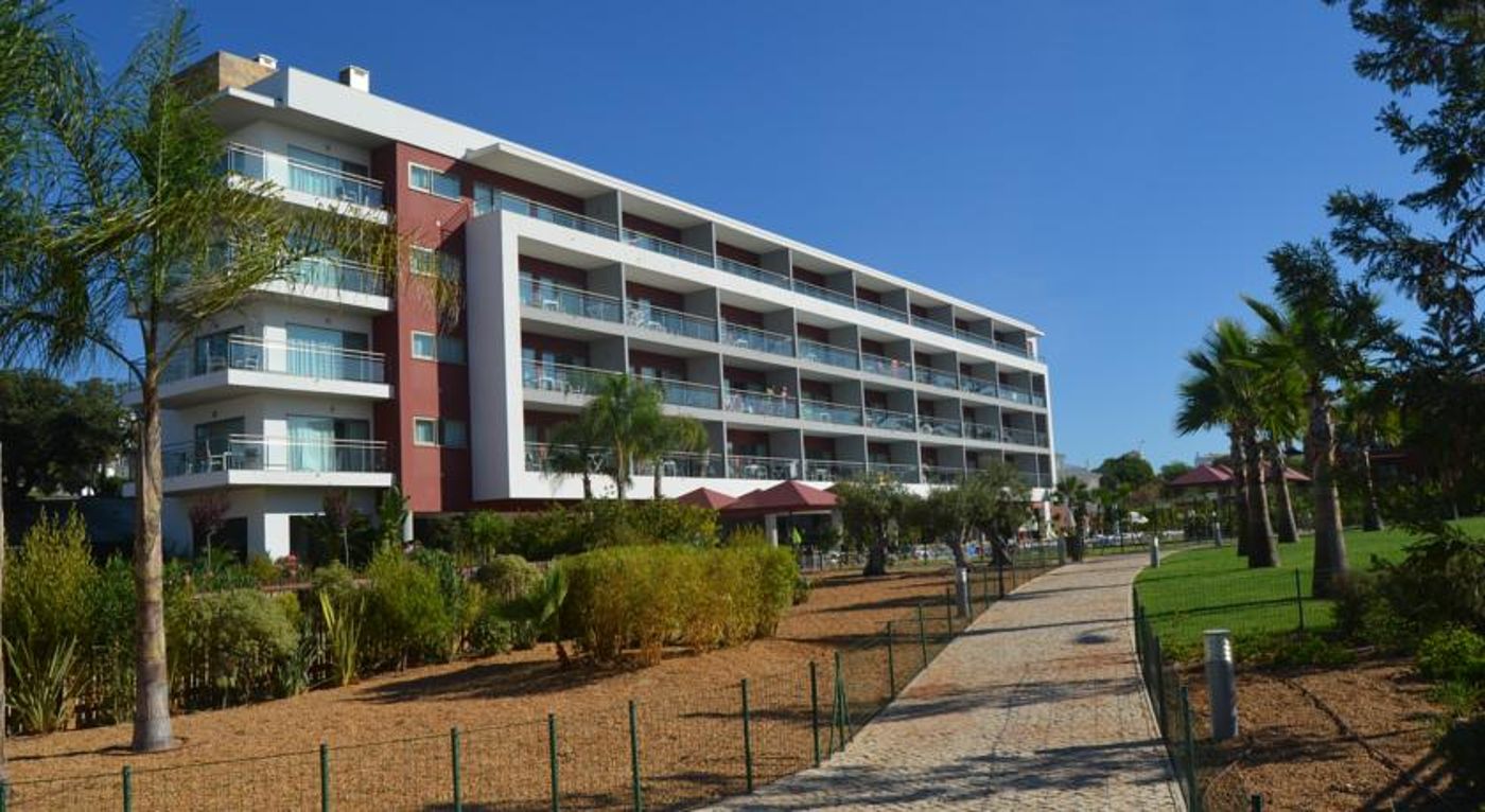 Areias Village Hotel and Apartments