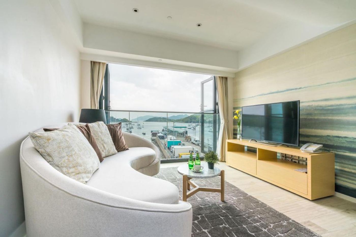 The-Pier-Hotel-Room-18