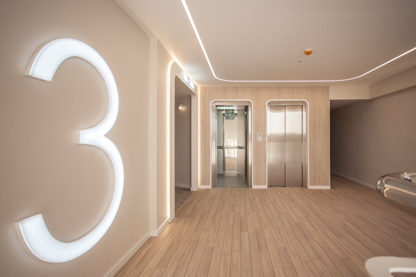 Hotel Ambassador I & II 