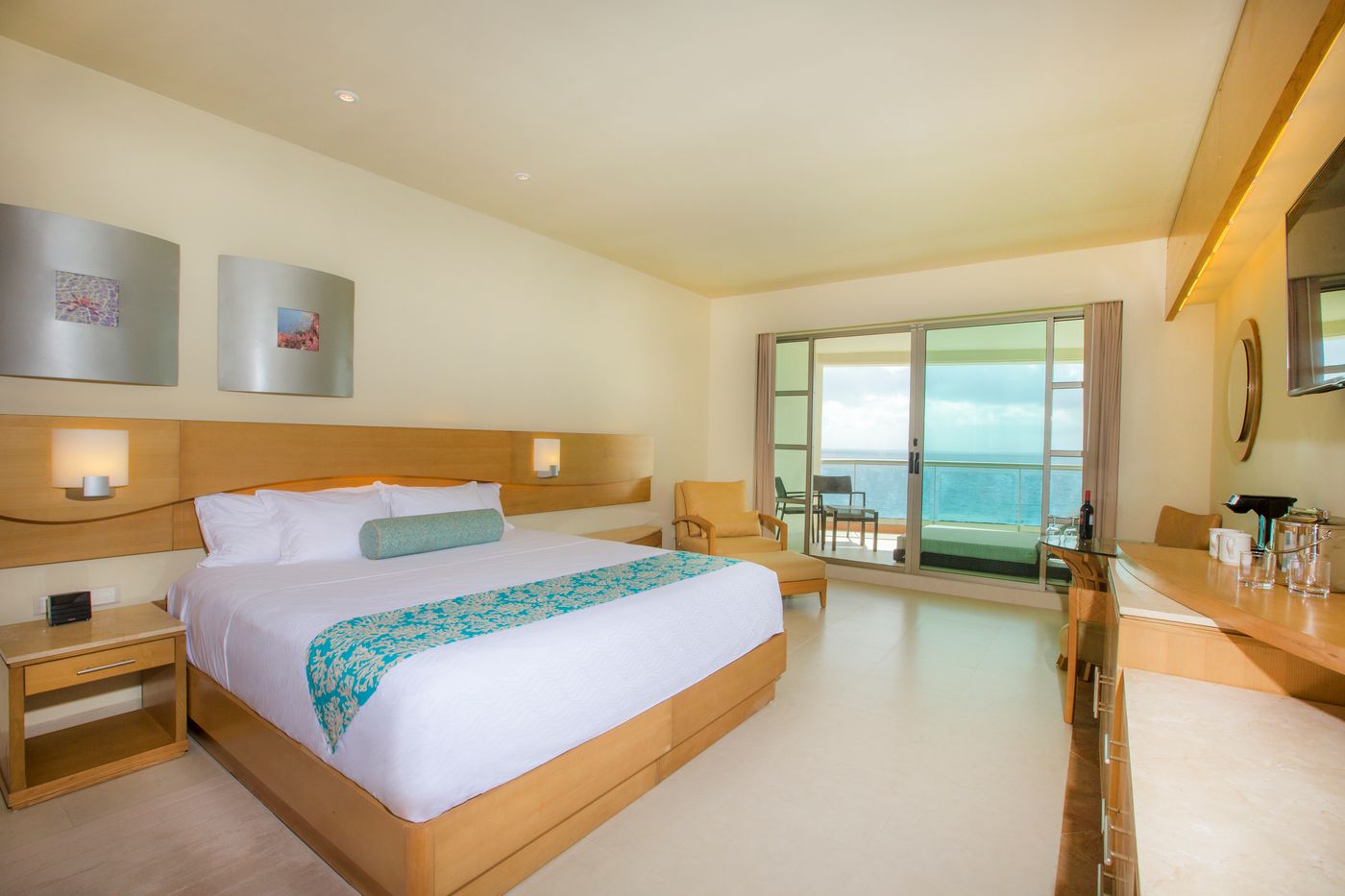 Beach-Palace-Room-16