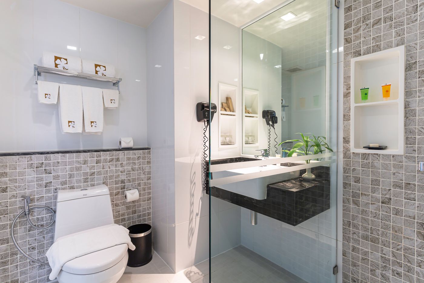 Hotel-Clover-Patong-Phuket-Room-24