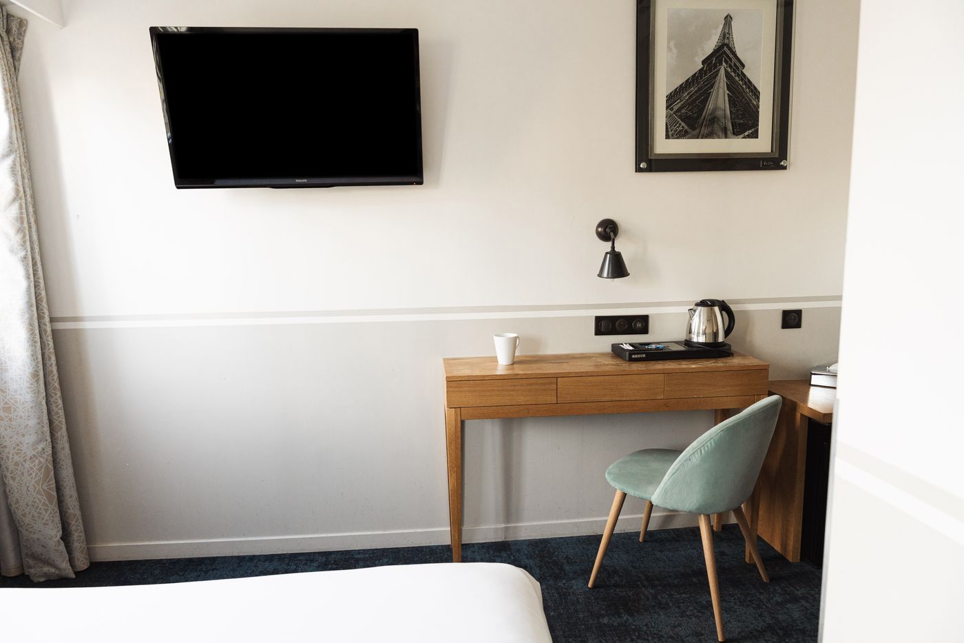 Hotel-Eiffel-Segur-Room-21