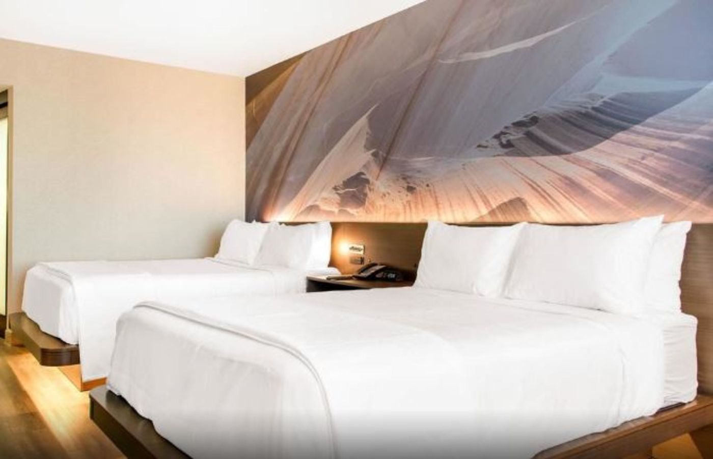 Cambria-Hotel-Boston-Downtown-South-Boston-Room-44