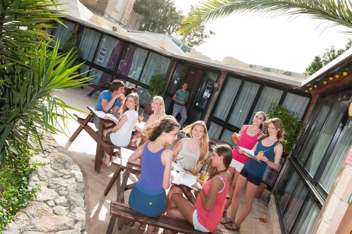 Sprachcaffe-International-Aparthotel-Pembroke-Room-32