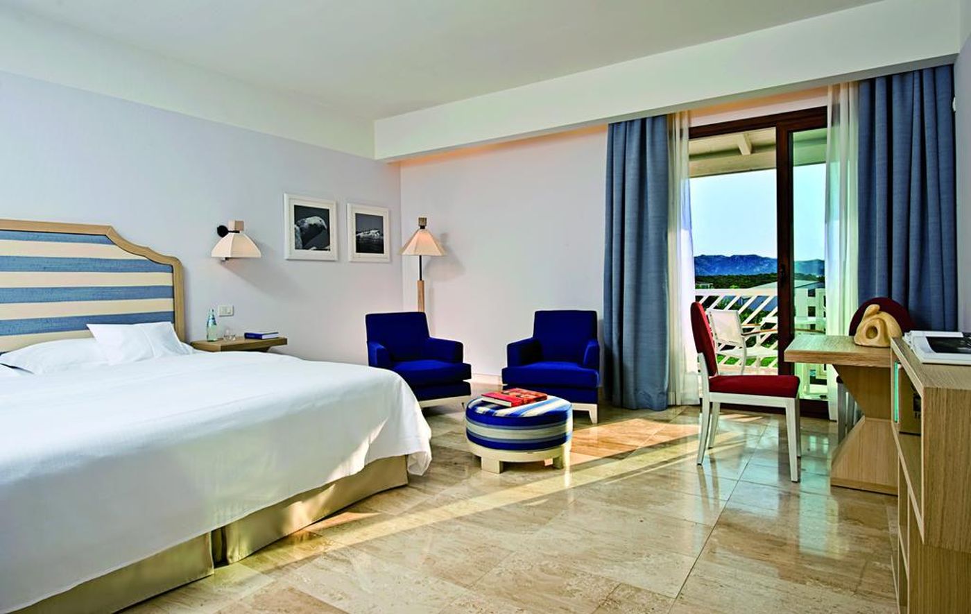 Grande-Baia-Resort-Hotel-Room-17