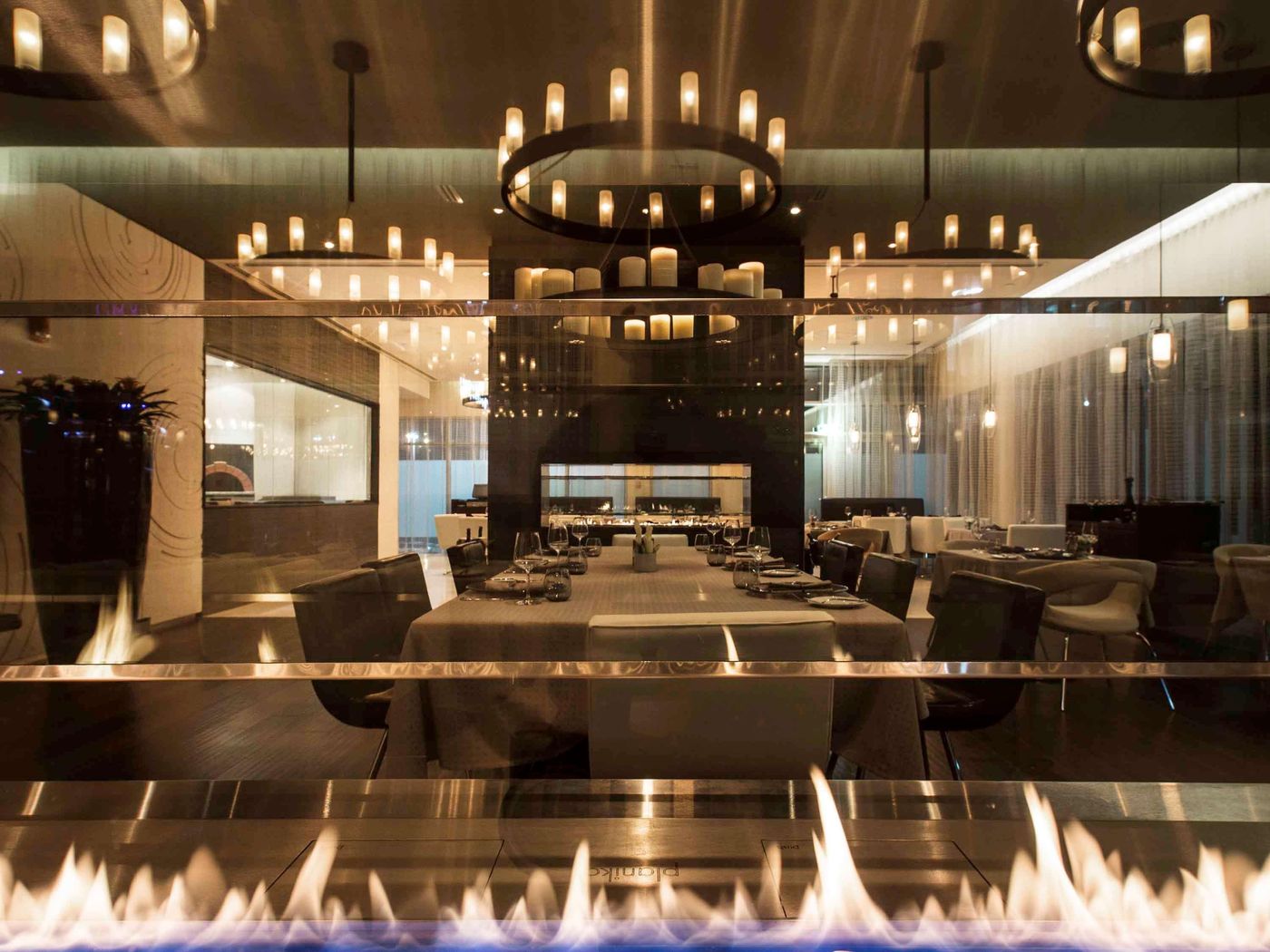 Pullman-Dubai-Jumeirah-Lakes-Towers-Restaurant-29