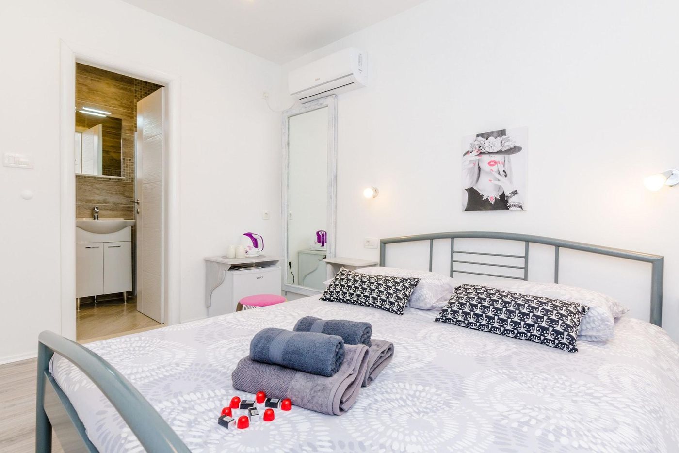 Guest-House-Nikolina-Room-12