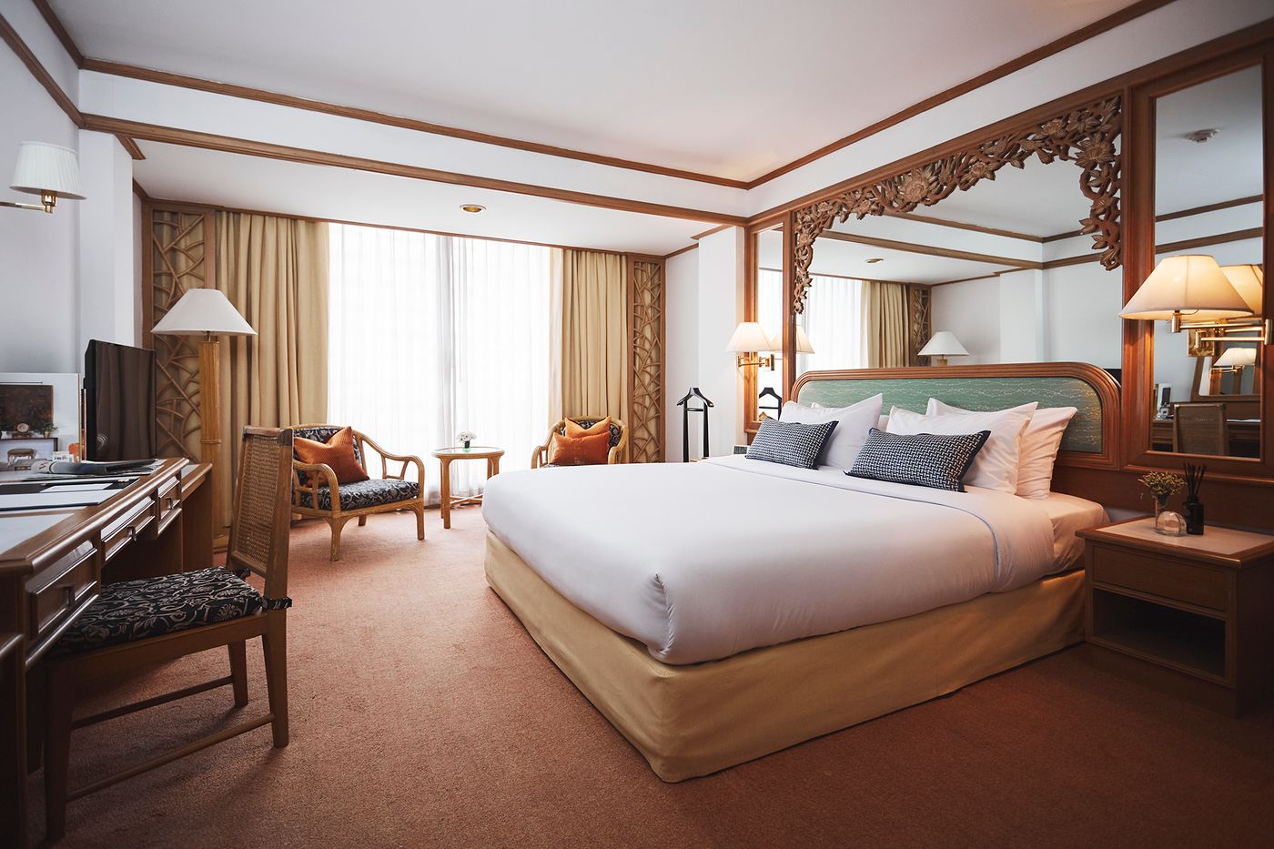 Montien-Hotel-Surawong-Room-34