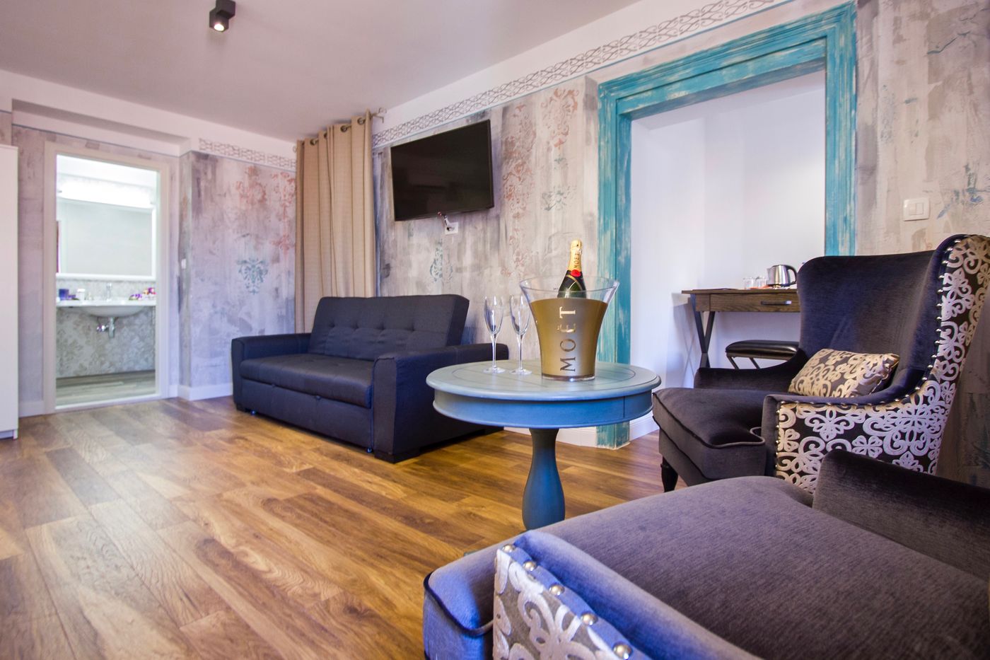 Plaza-Marchi-Old-Town---Quaint---Elegant-Hotels-Room-55