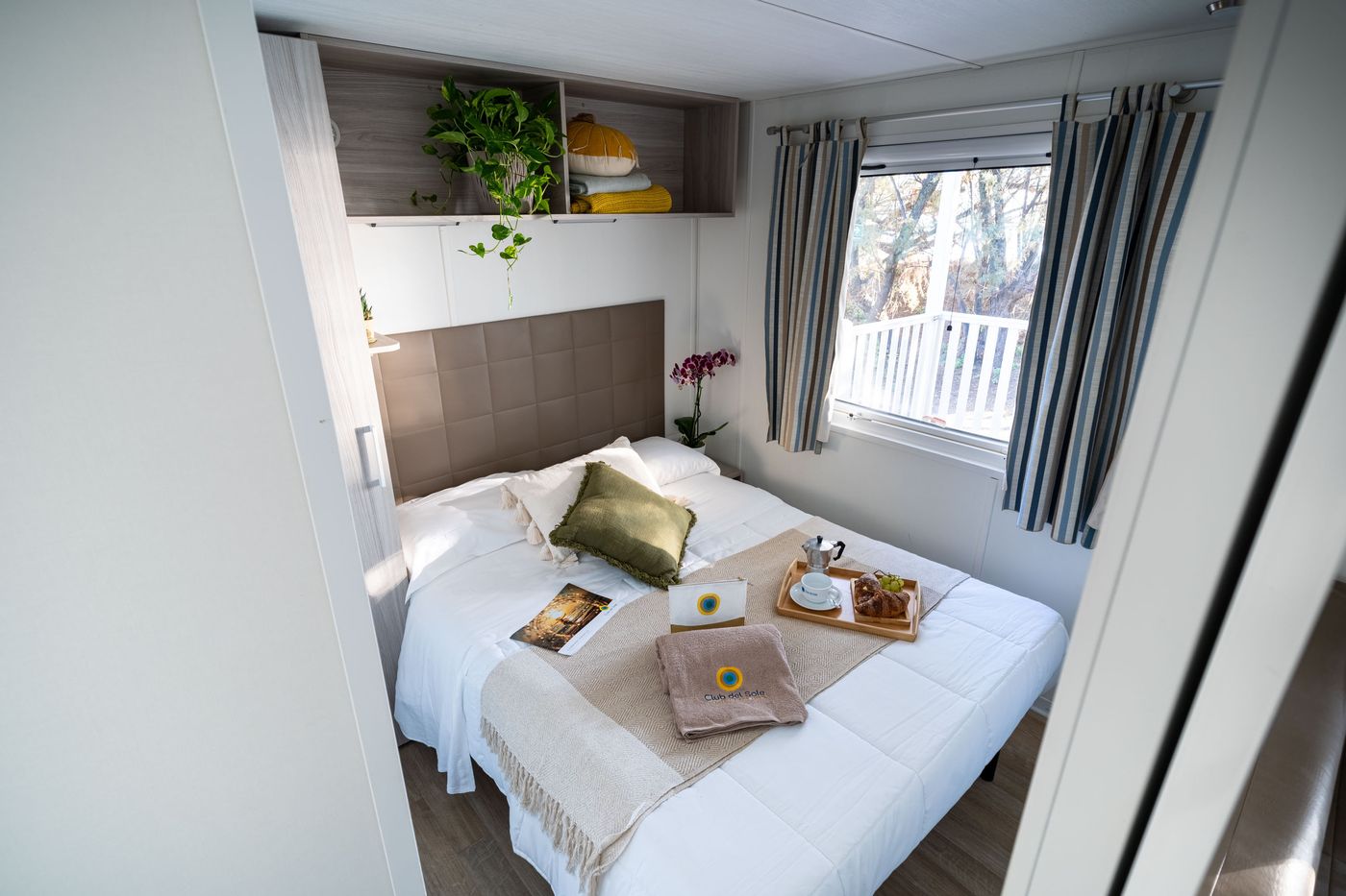 Club-del-Sole-Stork-Family-Collection-Room-19