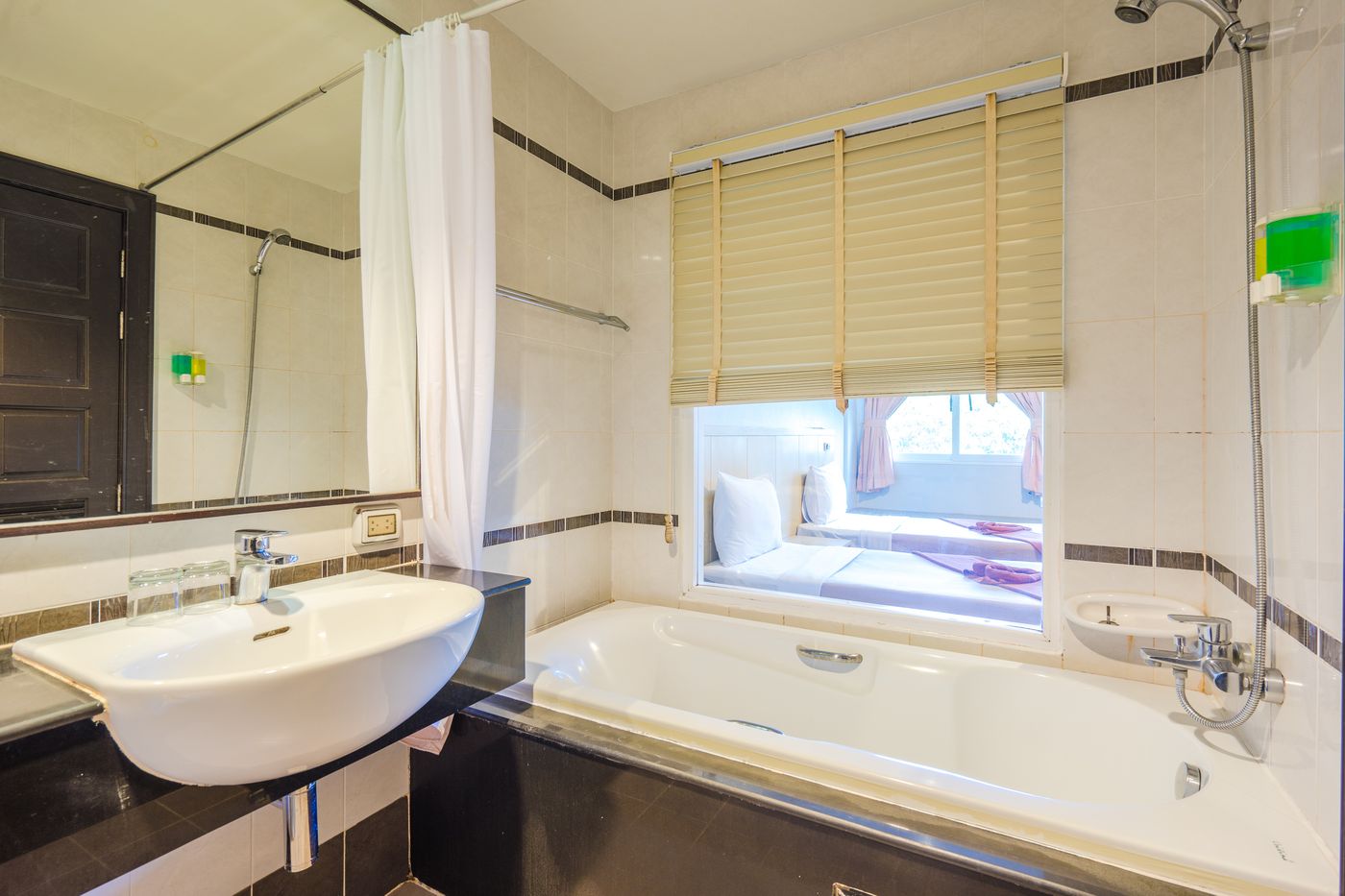 Patong-Pearl-Resortel-Phuket-Room-38