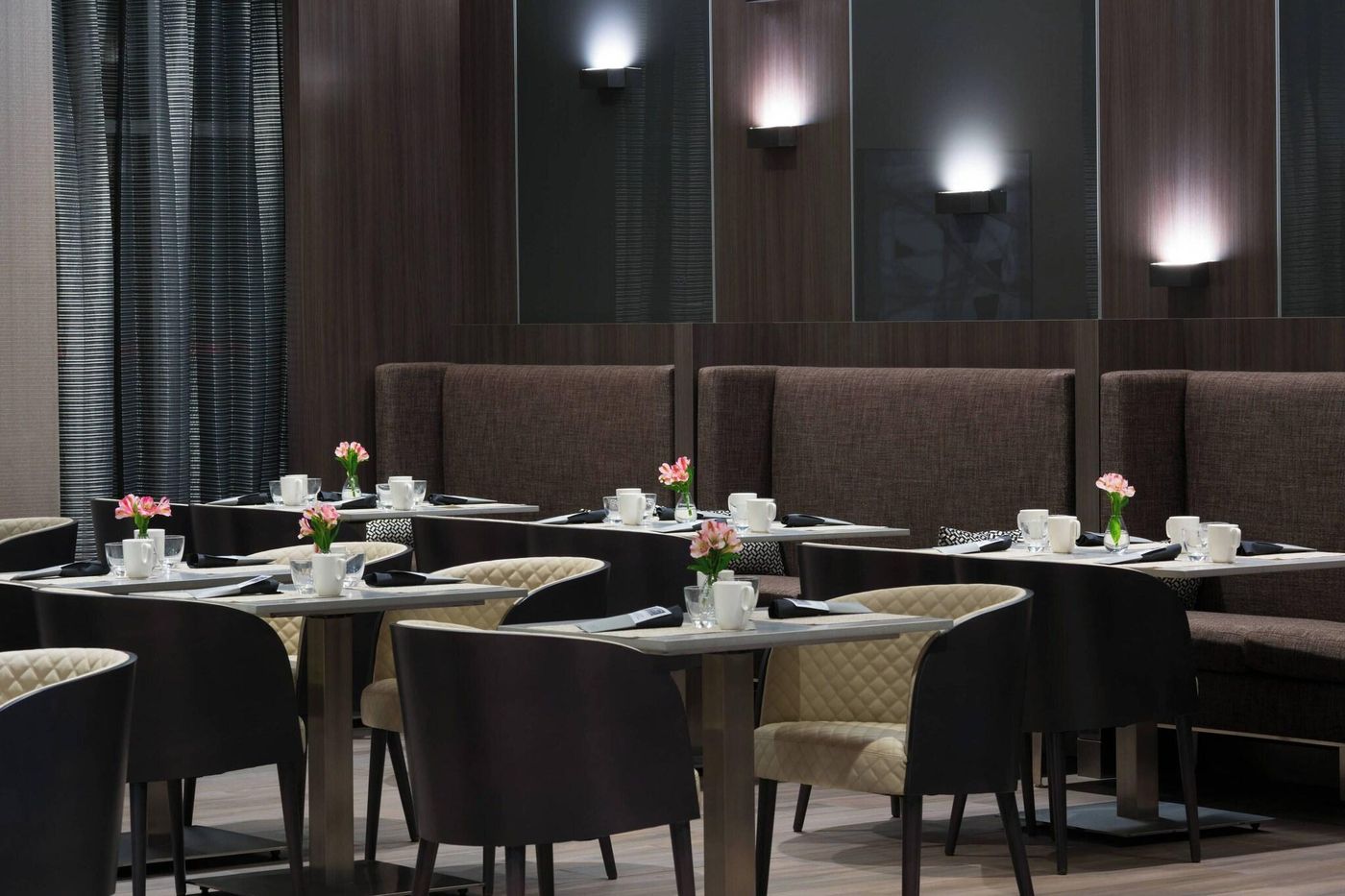 AC-Hotel-Boston-Cambridge-Room-15