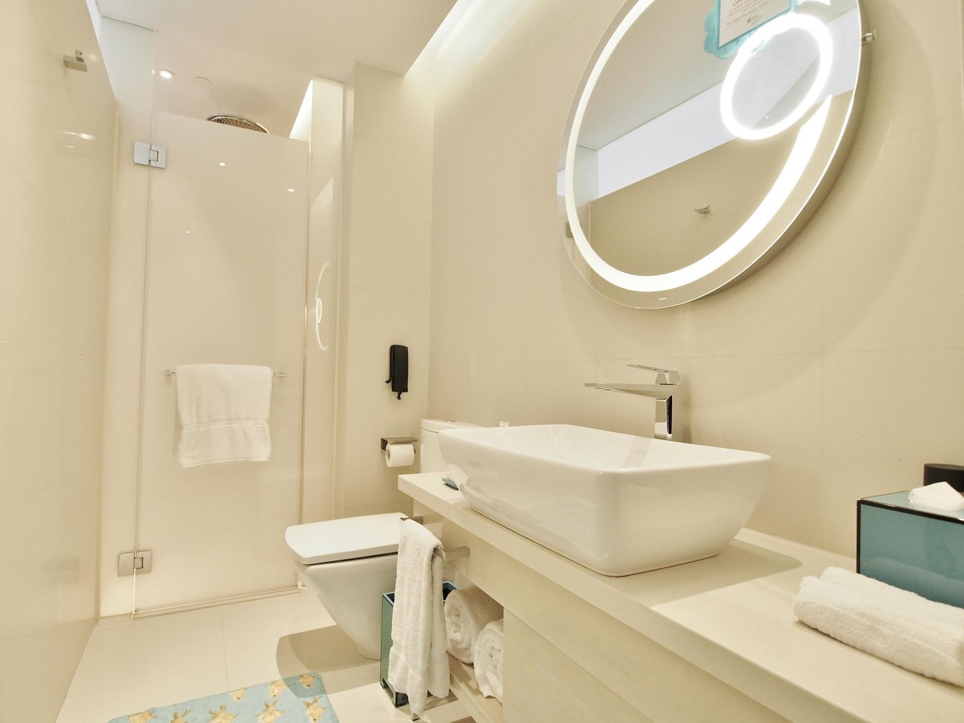 Hotel-Indigo-Hong-Kong-Island-Room-38