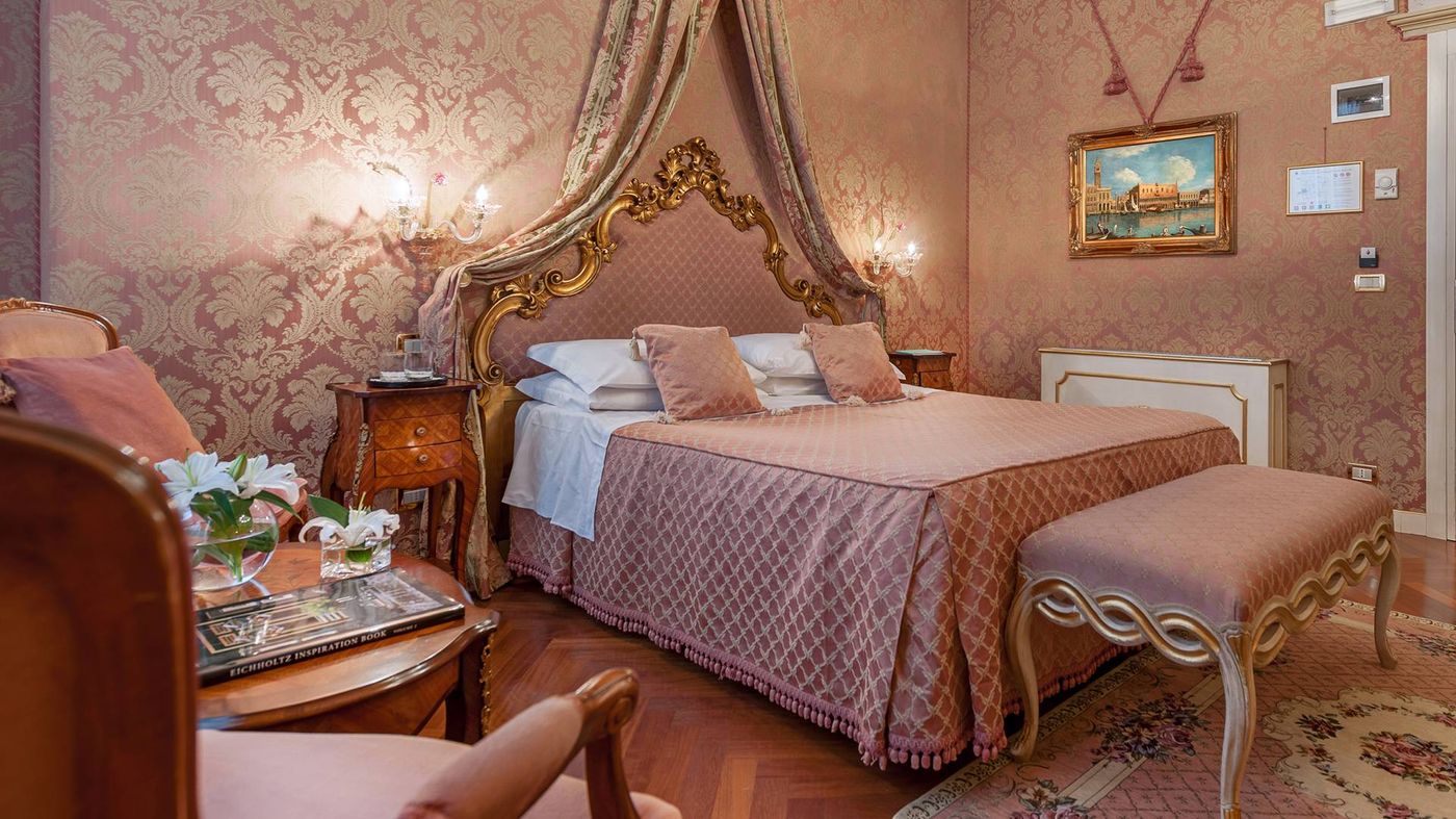 Antico-Doge---a-Member-of-Elizabeth-Hotel-Room-14