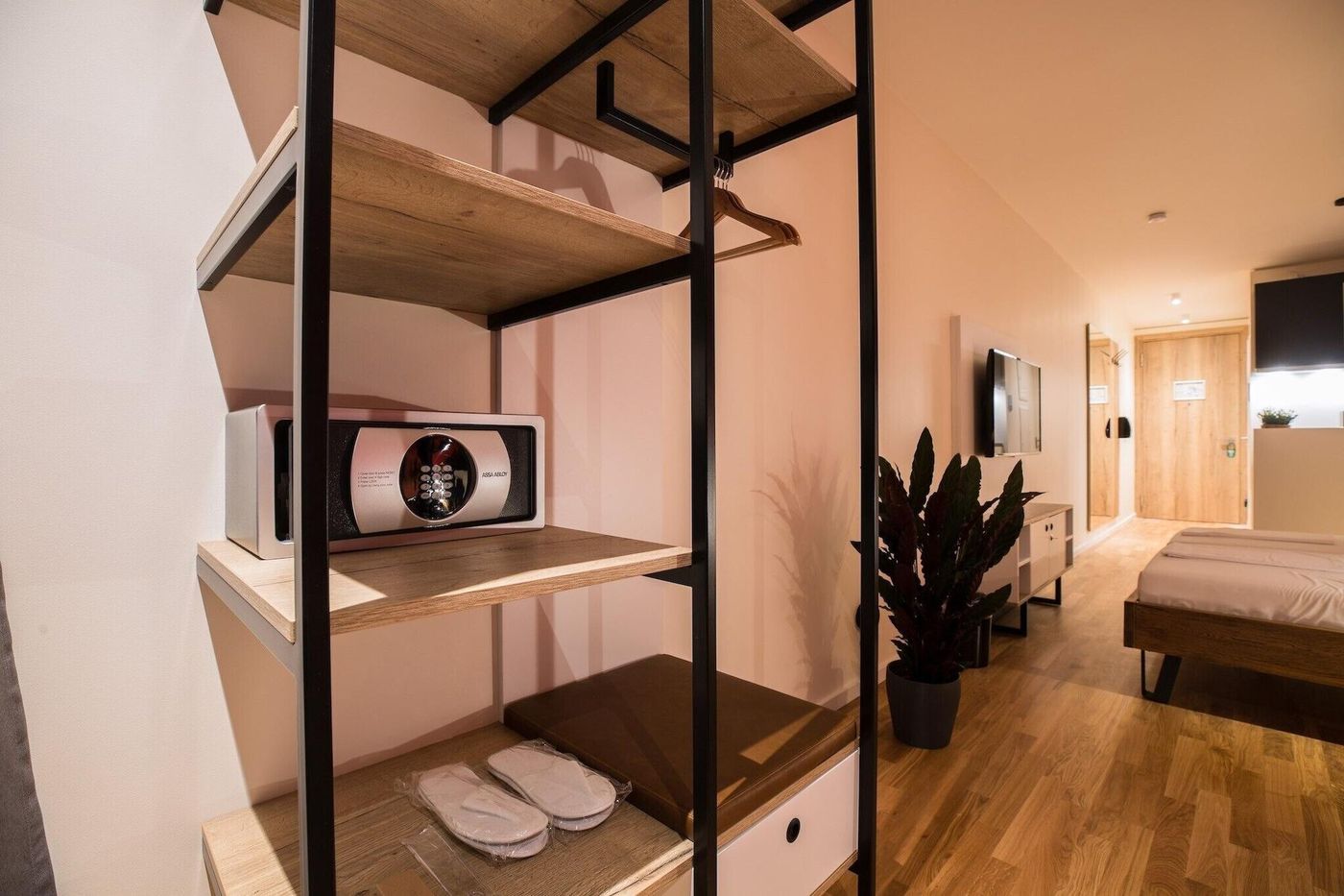 Aeronaut-Serviced-Apartments-powered-by-Pearl1-Room-34