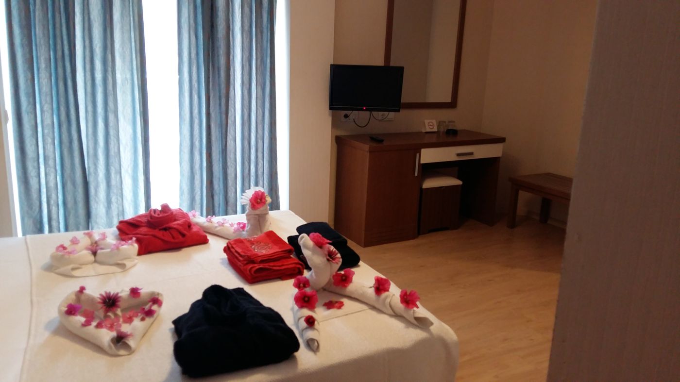 Supreme-Hotel-Room-24