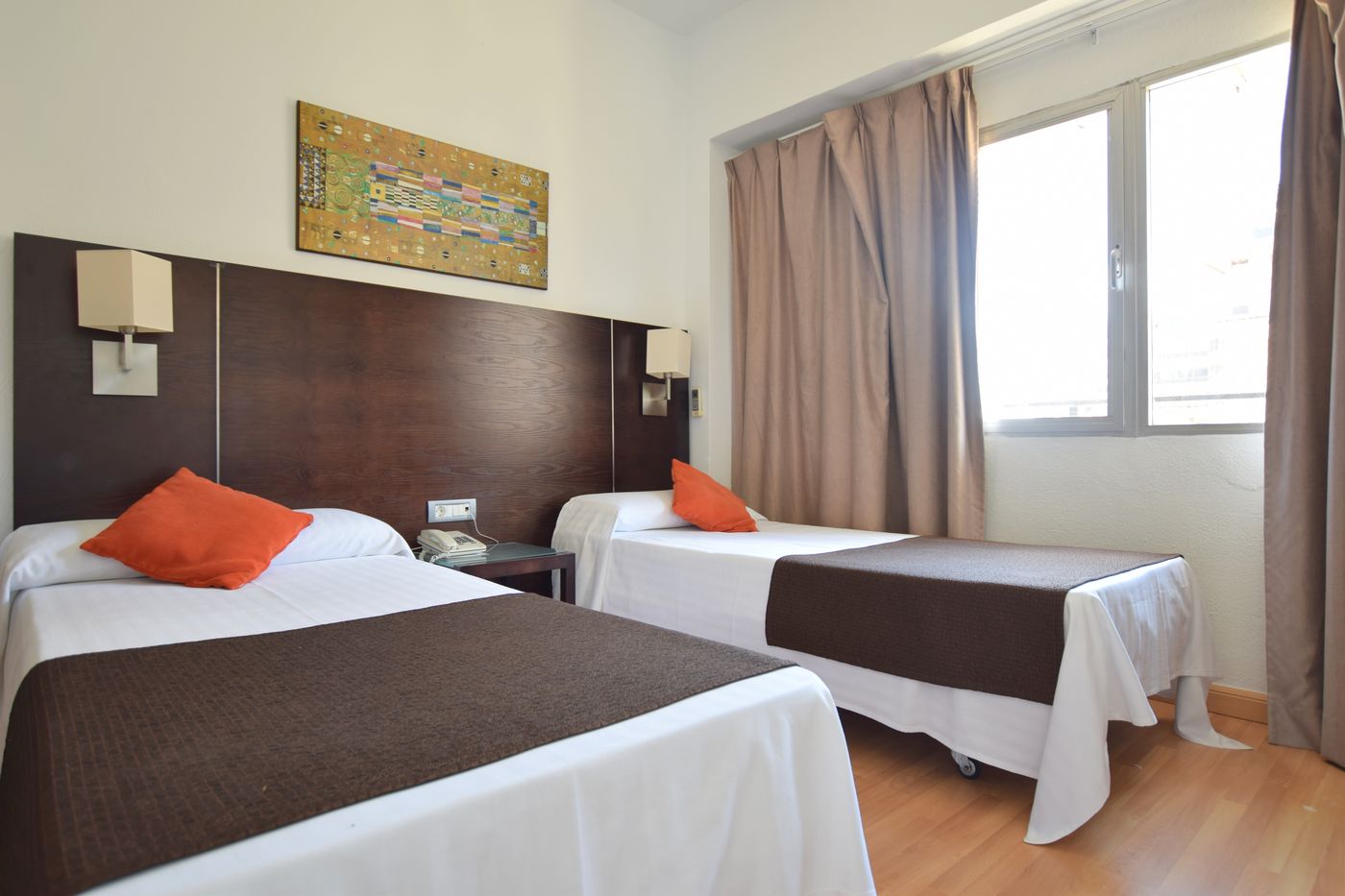 Adonis-Pelinor-Room-7