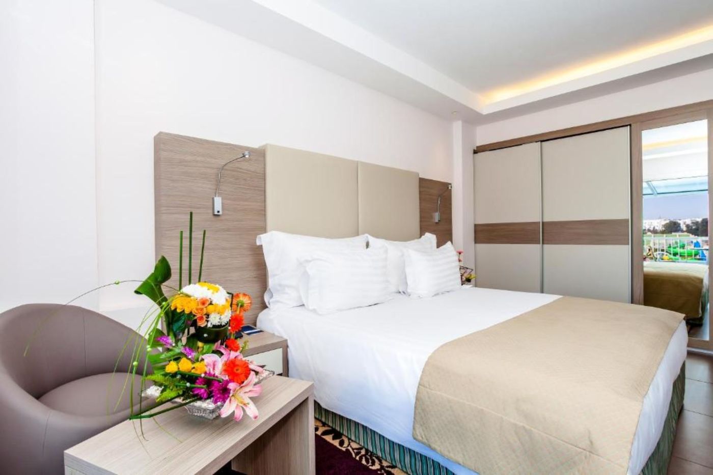 Atlas-Amadil-Beach-Aqua-Sun-Room-29