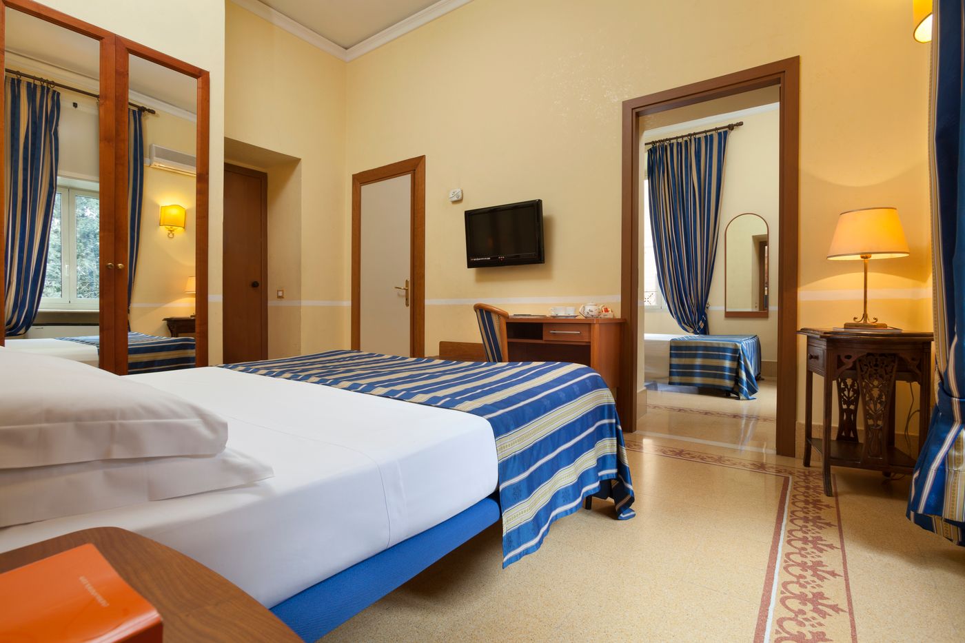 Hotel-Kennedy-Room-12