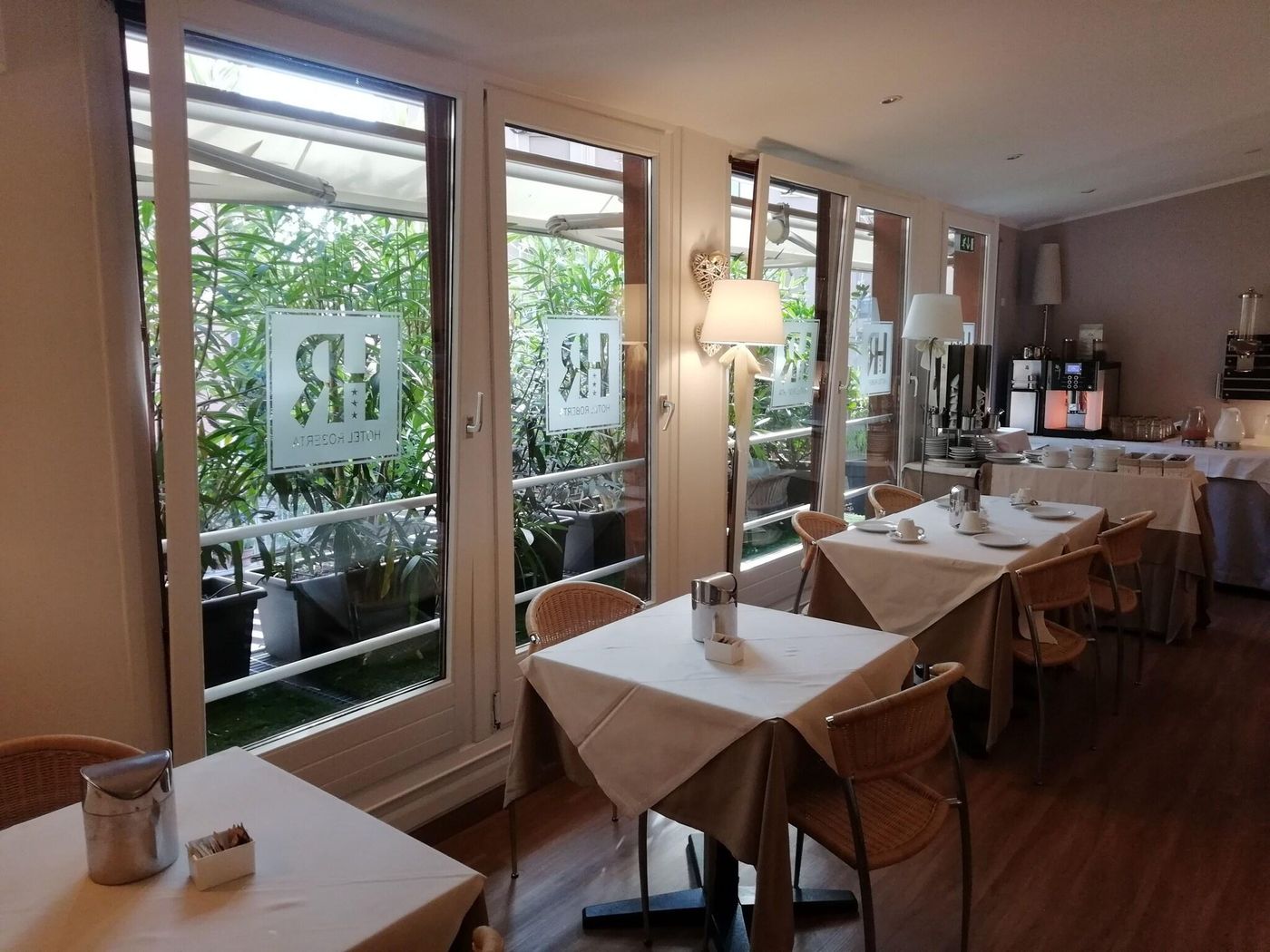 Roberta-Restaurant-2