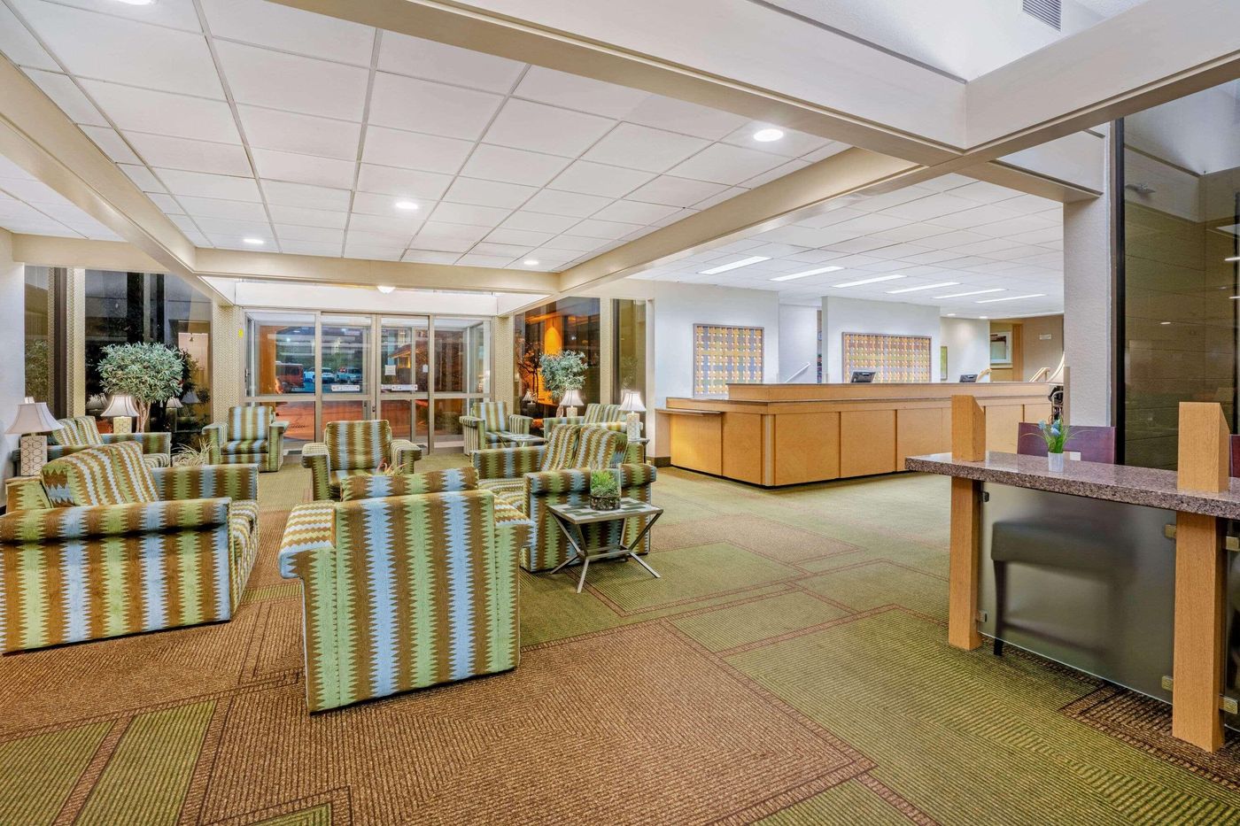 La Quinta Inn & Suites Seattle Sea-Tac Airport-United States-SEATTLE-Lobby-8