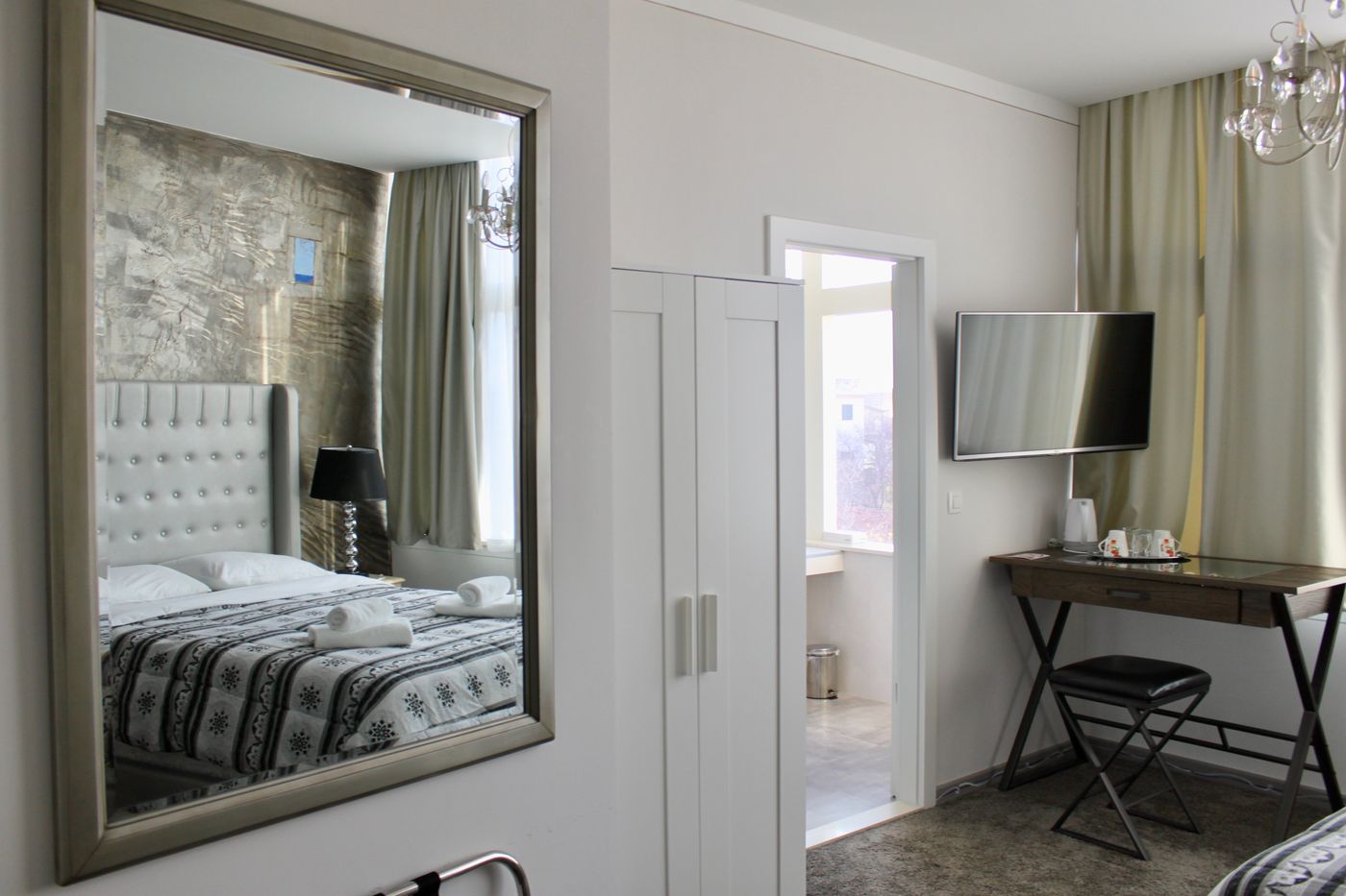 Prima-Luce-Downtown-Room-28