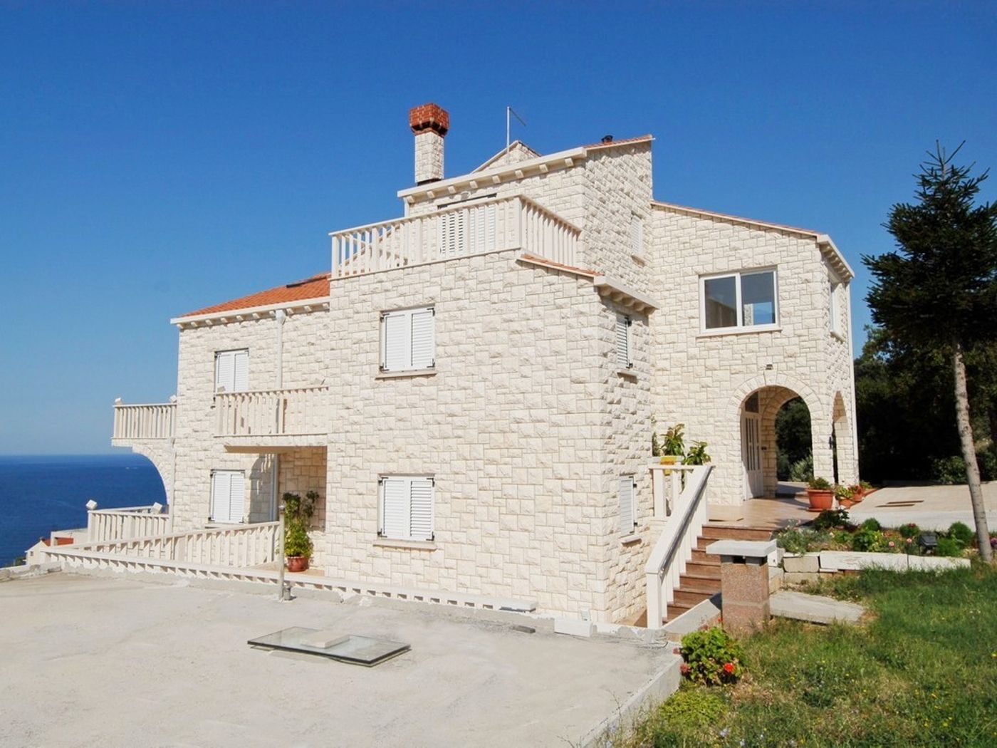 Marnic-Apartments-Lobby-36