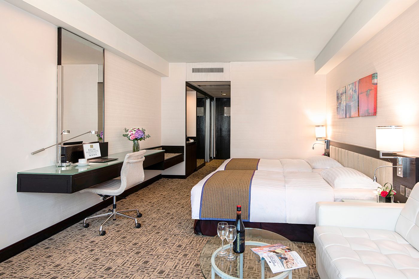 Regal-Riverside-Room-25