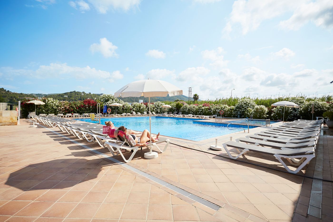 Invisa-Hotel-Es-Pla---Adults-Only-Pool-8