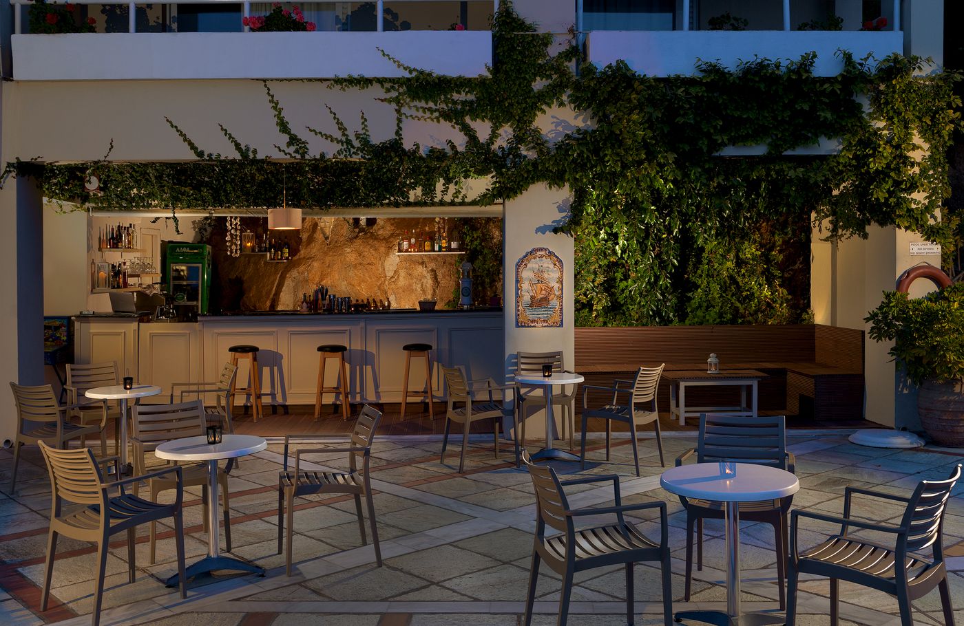 Kanapitsa Mare Hotel