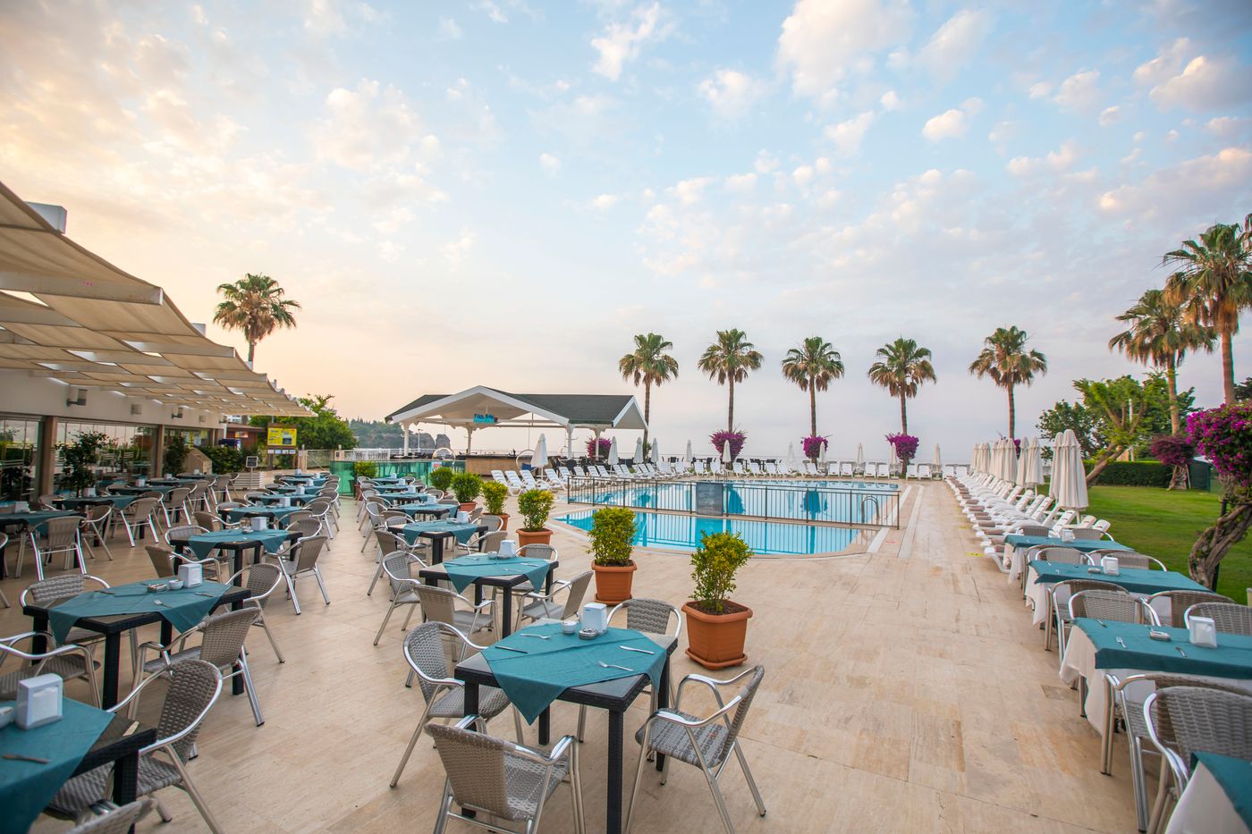 Falcon-Hotel-Terrace-6