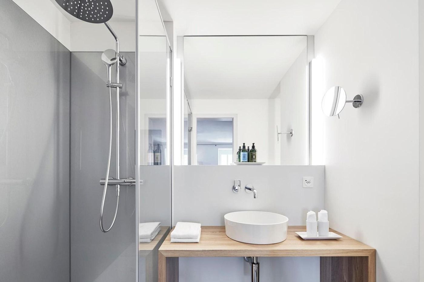 Consum Residence By Krafft Basel-Switzerland-BASEL-Room-9