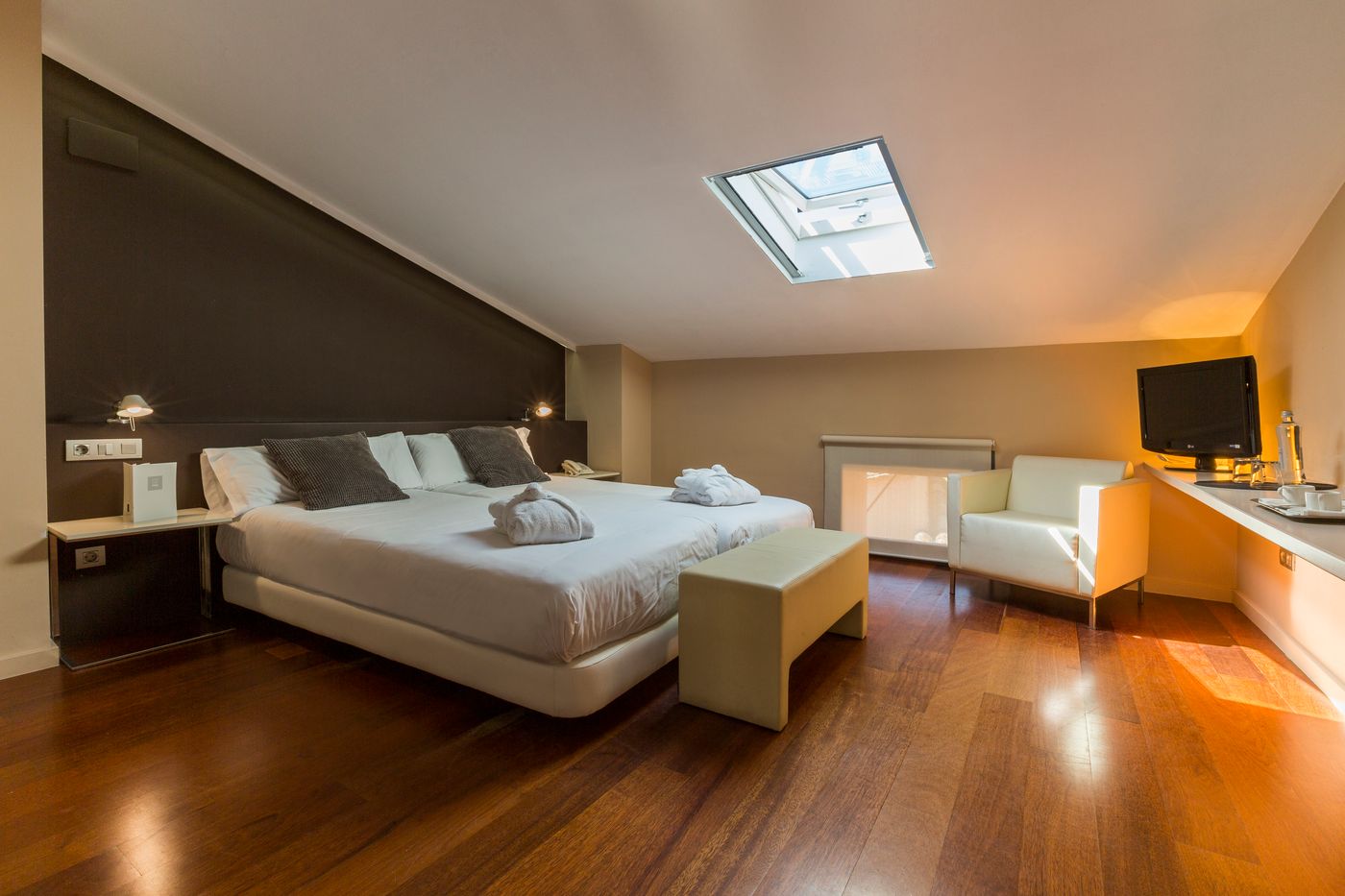 Gran-Claustre-Room-6