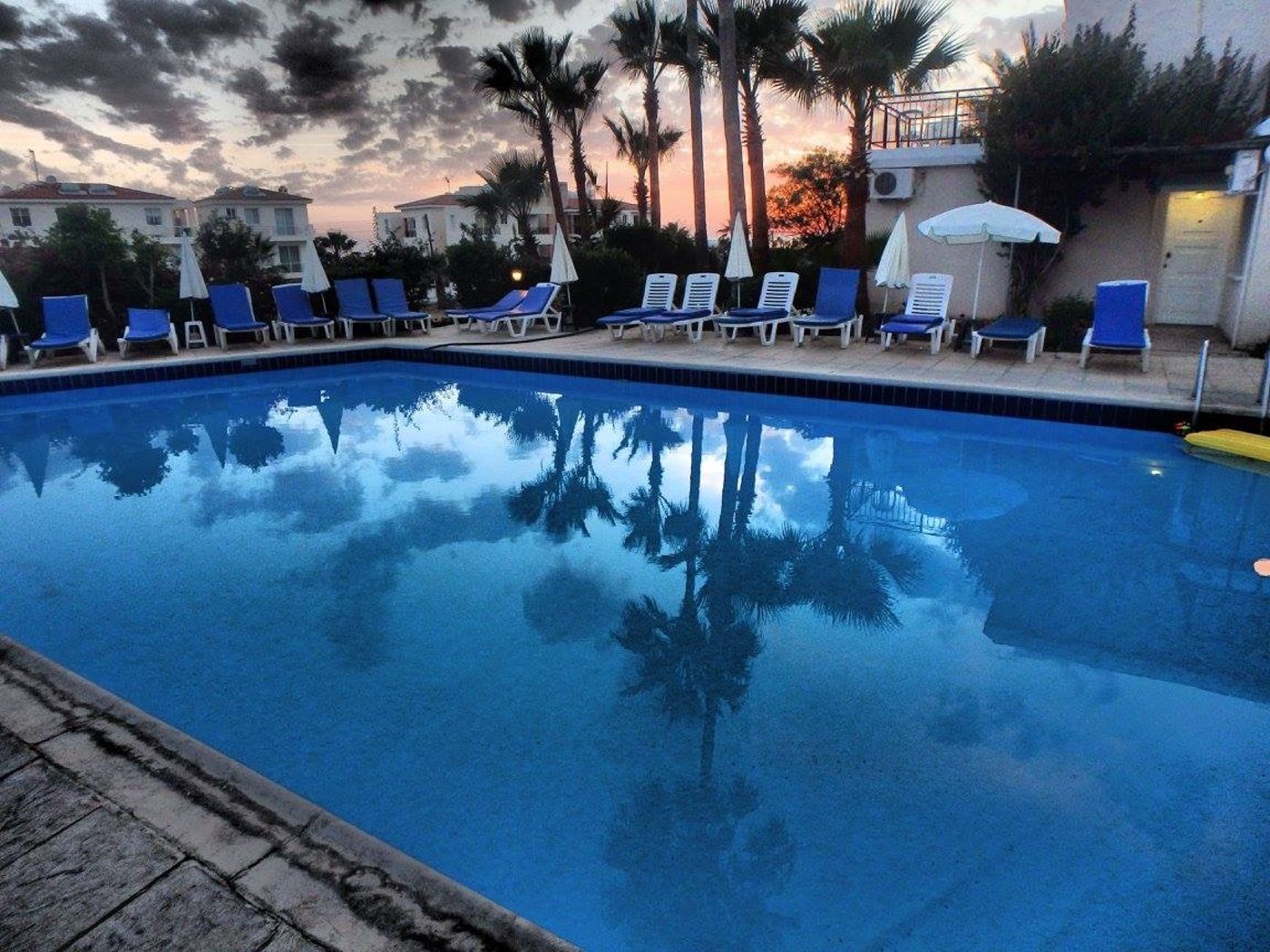 Hilltop Gardens Apartments