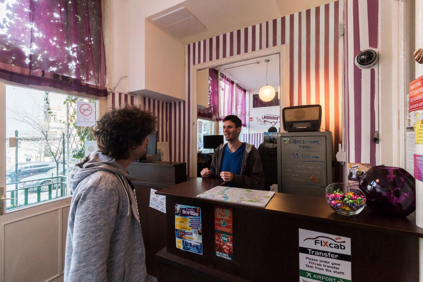 Baroque-Hostel-Budapest-Lobby-7