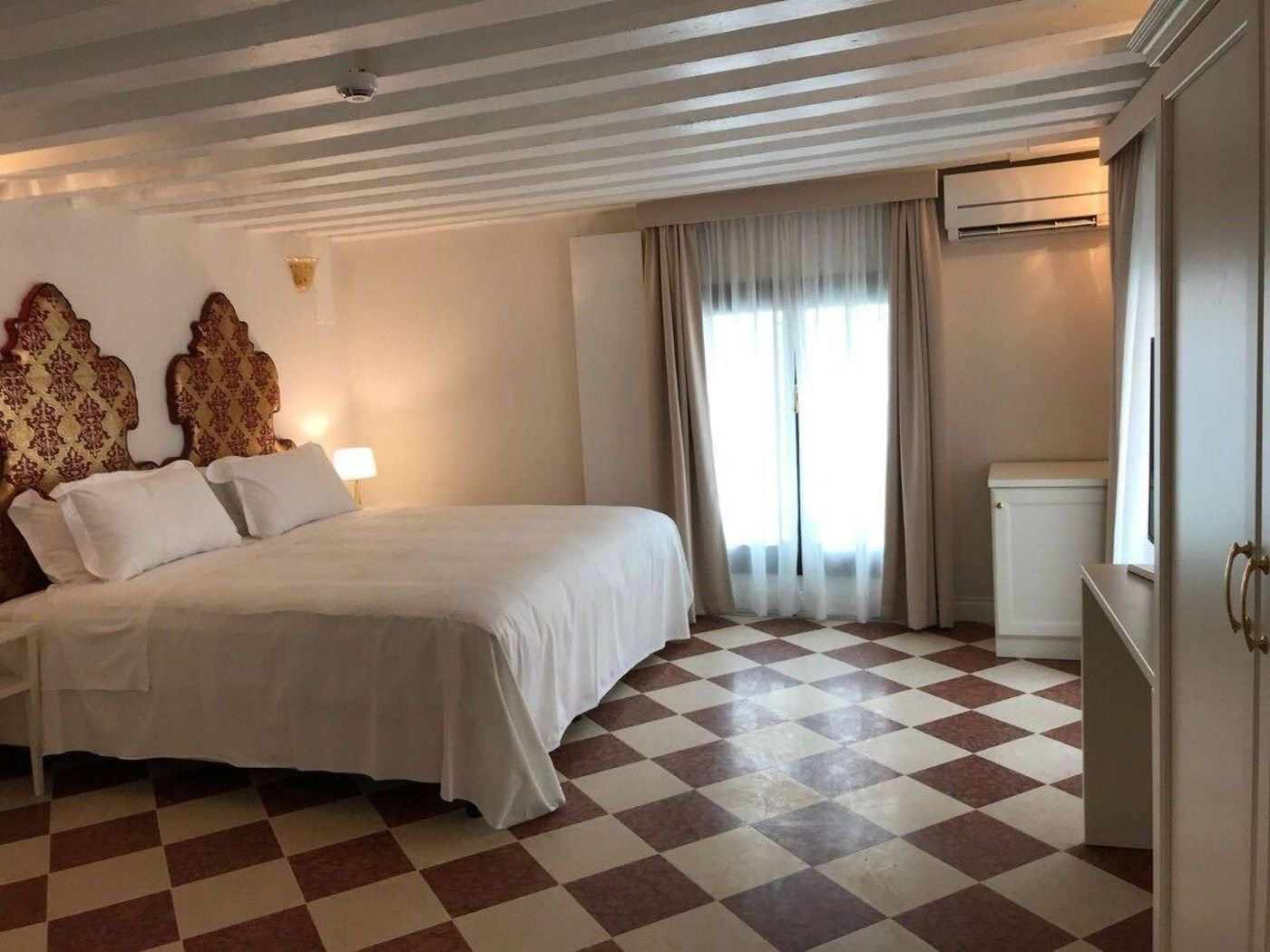 Suites-Alla-Maddalena-Room-12