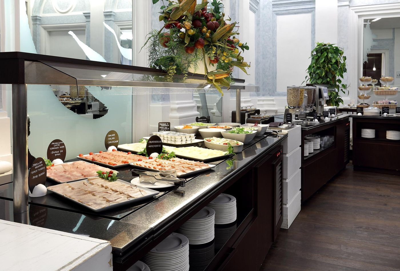 International-Palace-Restaurant-33