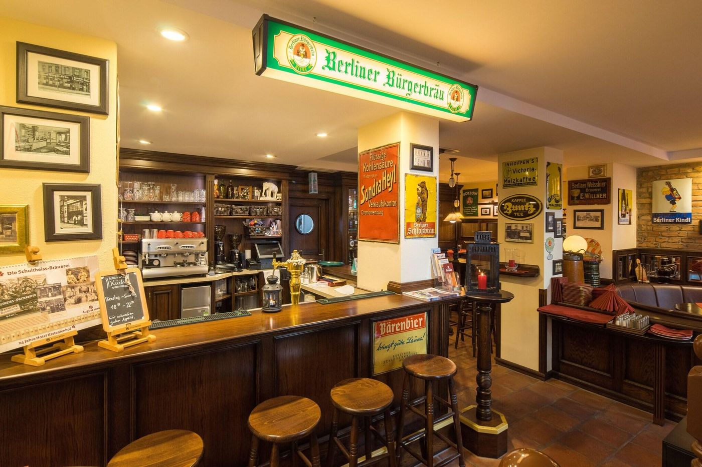 Hotel-Pension-Kastanienhof-Bar-9