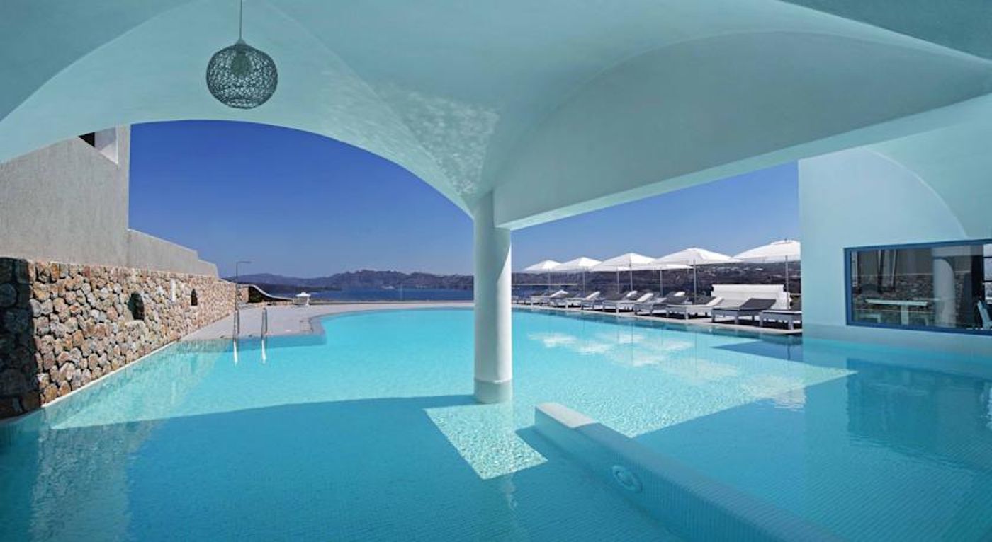 Acroterra Rosa Luxury Suites