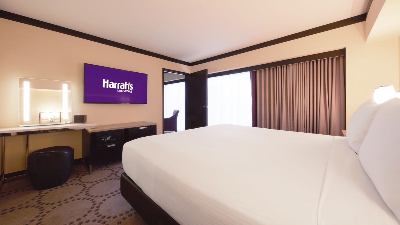 Harrah-s-Las-Vegas-Casino---Hotel-Room-45