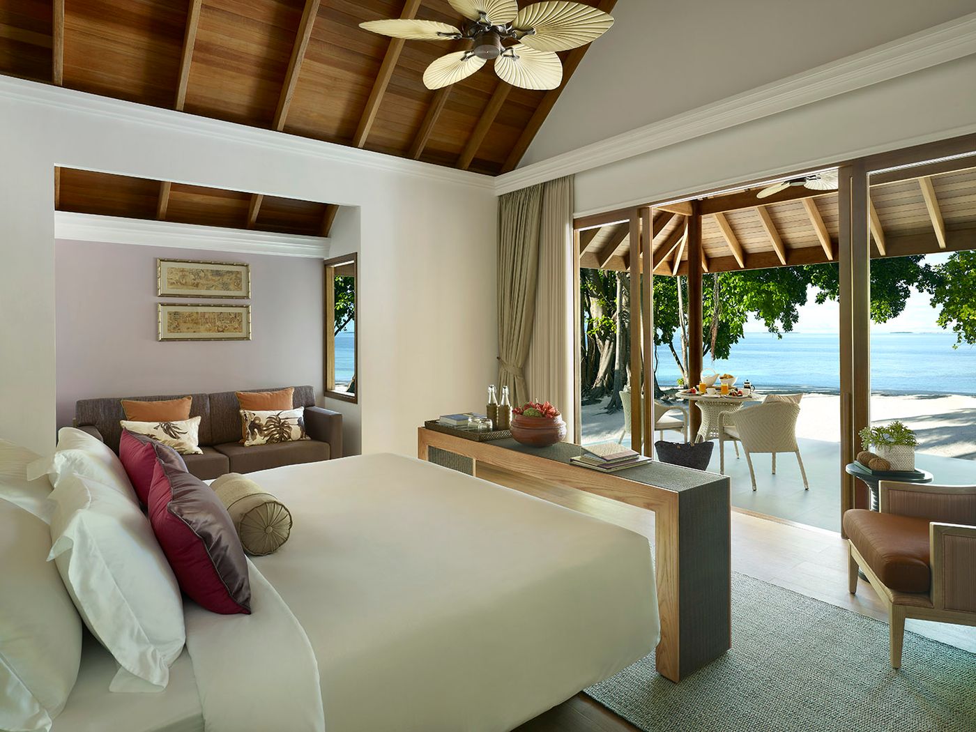 Dusit Thani Maldives 12