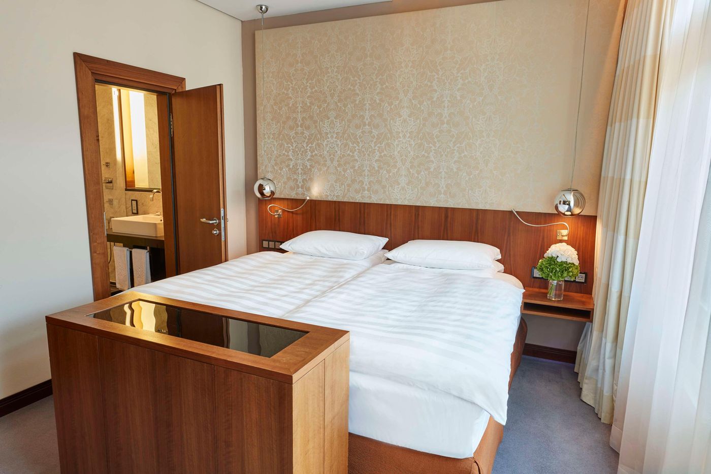 Hotel-Vier-Jahreszeiten-Kempinski-Munich-Room-46