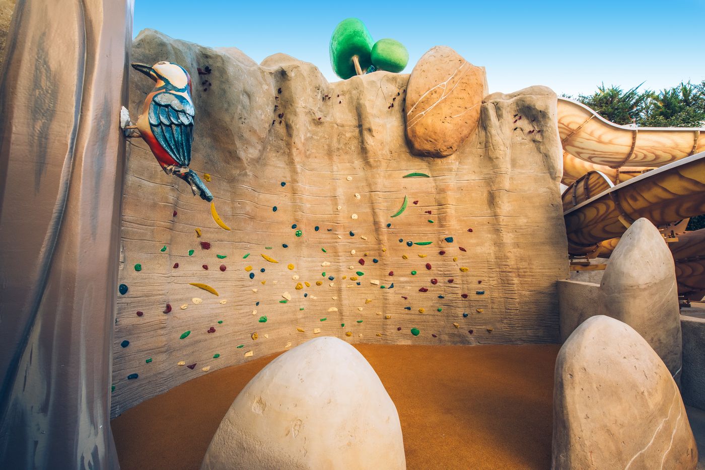 Iberostar-Waves-Bouganville-Playa-Sports-and-Entertainment-45