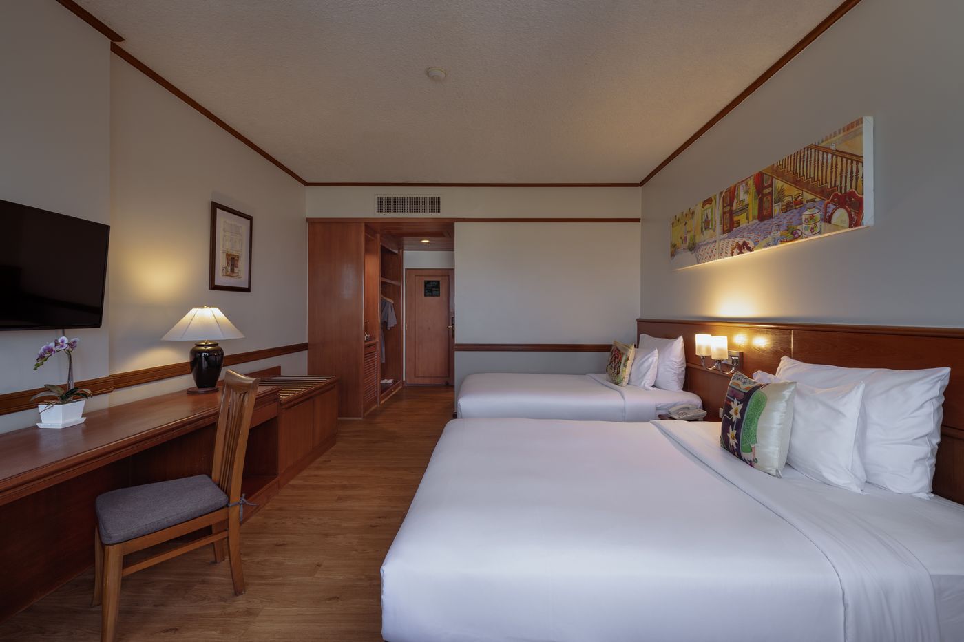 Royal-Phuket-City-Room-13