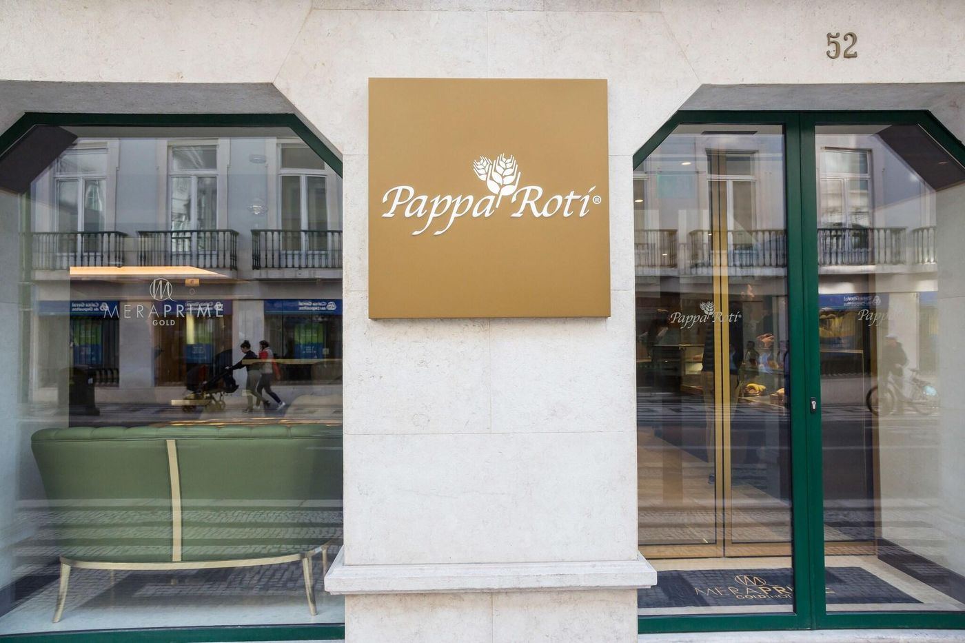 Meraprime-Gold-Design-Hotel-General-view-7