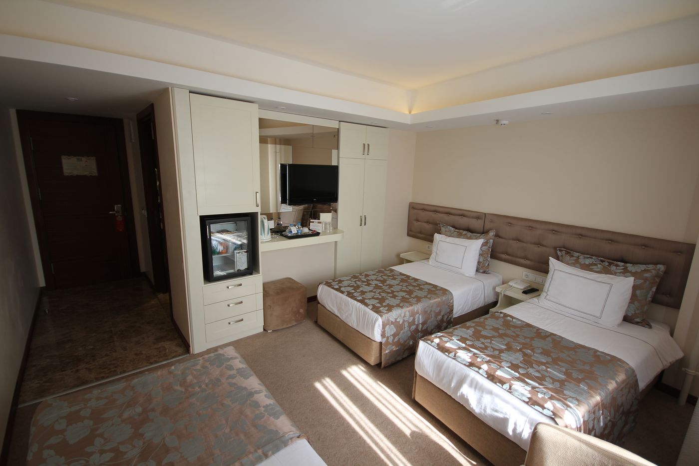 Grand-Washington-Hotel-Room-9