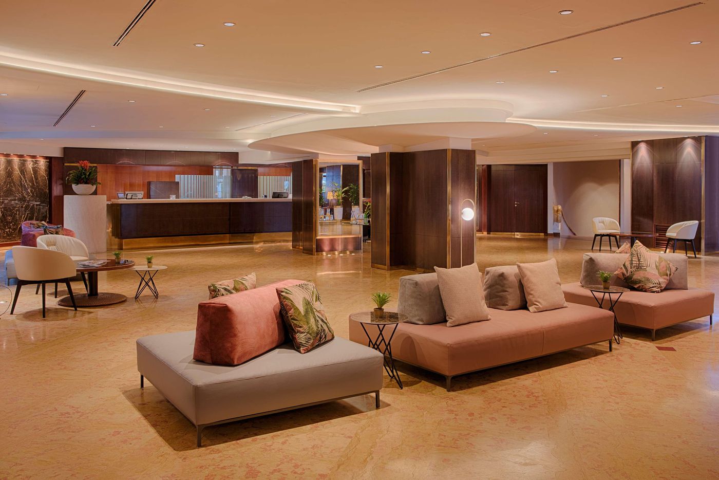 NH-Roma-Villa-Carpegna-Lobby-13