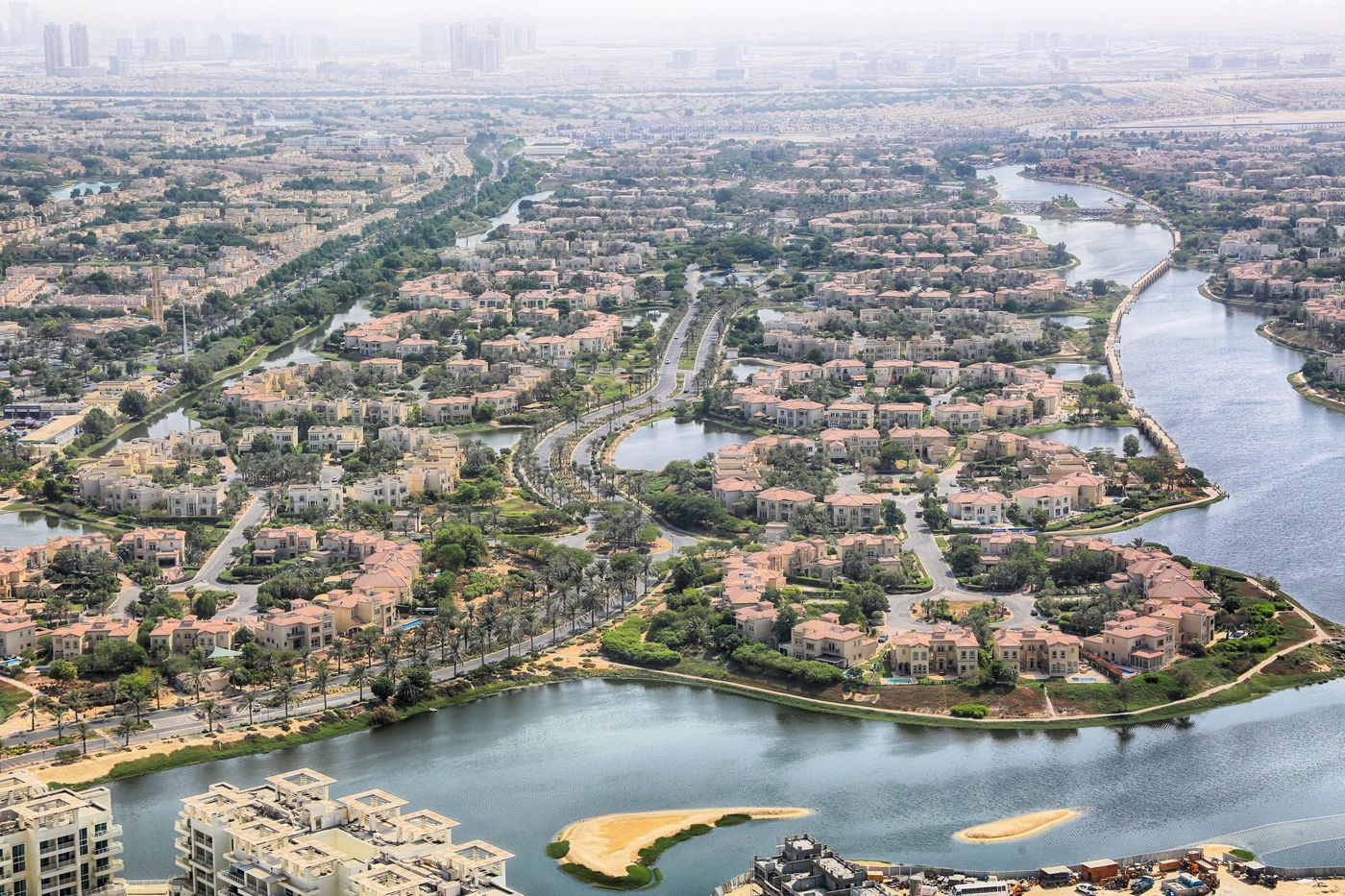 Bonnington-Jumeirah-Lakes-Towers-General-view-84